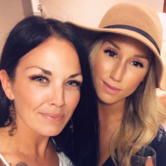 Meet your Posher, Cassandra - Picture 1 of 1